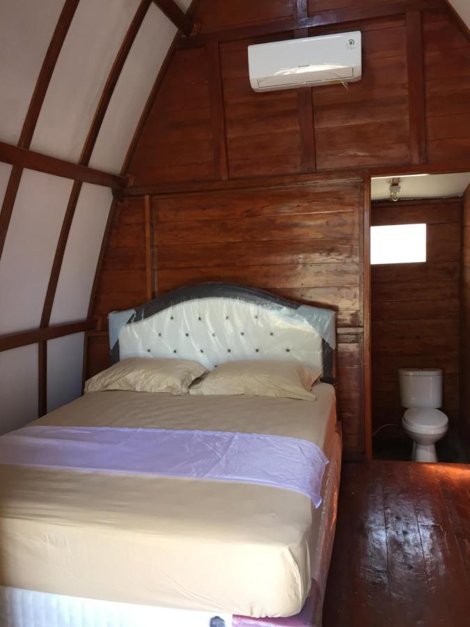 Raffles Inn Labuan Bajo Exterior foto